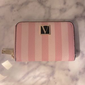 victoria’s secret wallet